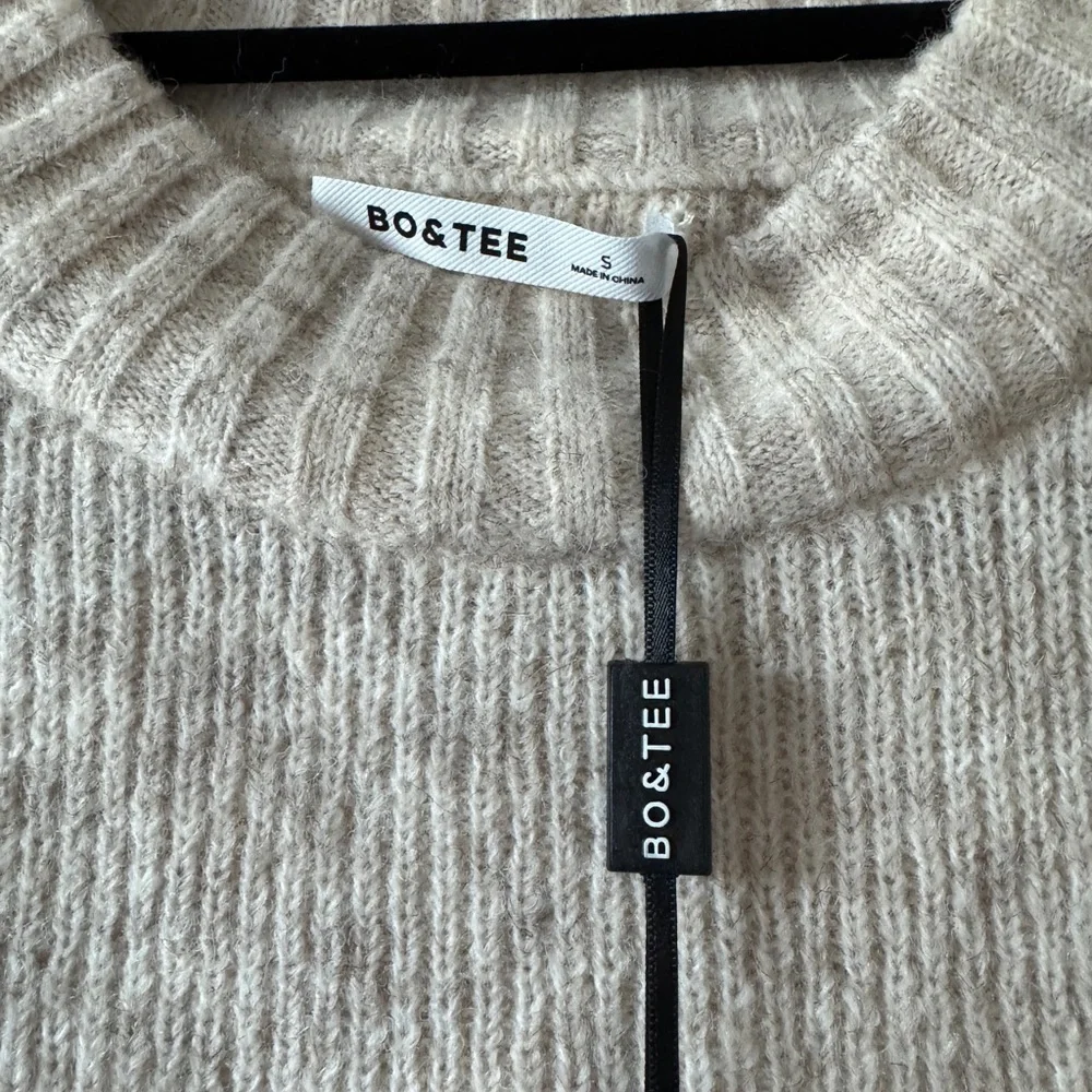 NWT BO + TEE Ribbed Knit Cropped Sweater in Cream Marl SMALL - Picture 8 of 9